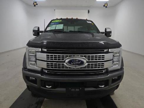 Used 2018 Ford F450 Platinum w/ Platinum Ultimate Package image 2