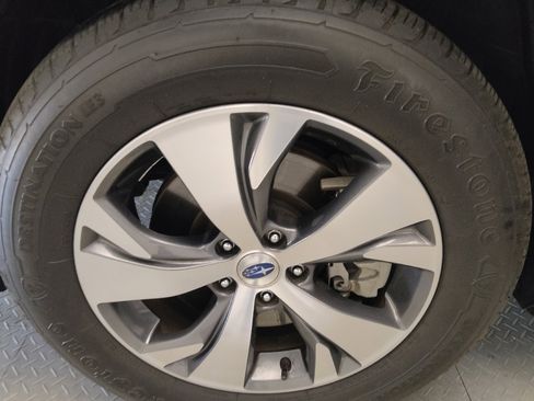 Used 2023 Subaru Ascent Premium image 31