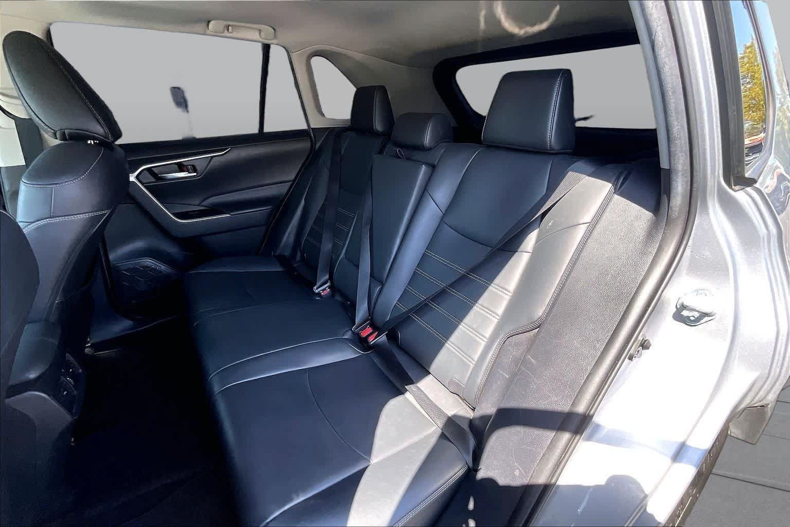 Used 2021 Toyota RAV4 XLE Premium FWD image 20