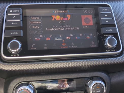 Used 2020 Nissan Kicks SV image 25