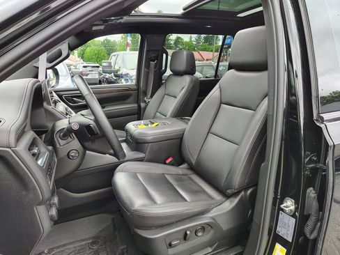 Used 2024 Chevrolet Suburban Z71 w/ Luxury Package AWD/4WD image 10