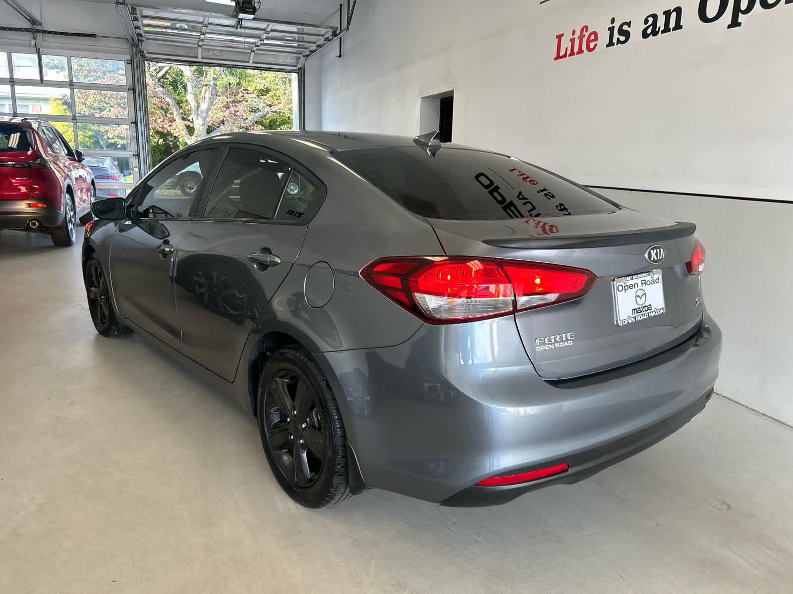 Used 2018 Kia Forte S FWD image 3