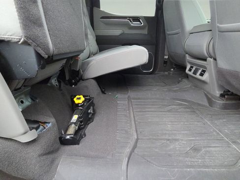 Used 2023 GMC Sierra 1500 SLE image 26