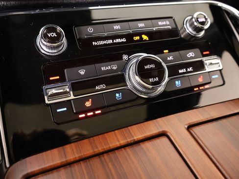 Used 2020 Lincoln Navigator Reserve w/ Luxury Package AWD/4WD image 8