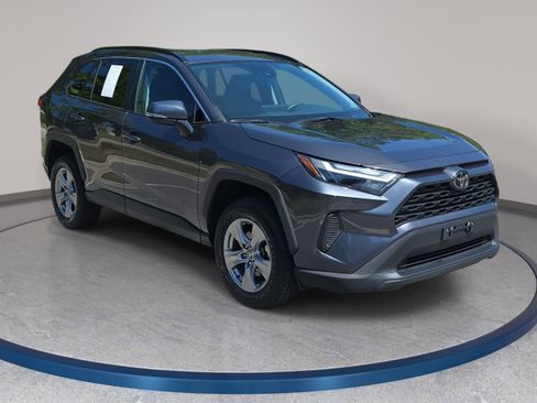 Used 2024 Toyota RAV4 XLE image 3