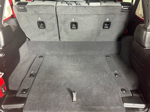 Used 2025 Jeep Wrangler Unlimited Sahara w/ Safety Group AWD/4WD image 8