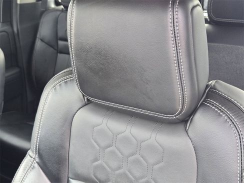 Used 2024 Nissan Frontier SL image 13