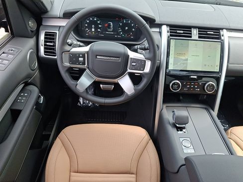 New 2026 Land Rover Discovery Limited Edition AWD/4WD image 11