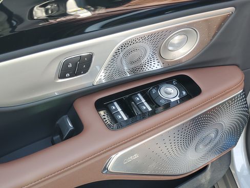 New 2026 Lincoln Nautilus Reserve AWD/4WD image 9