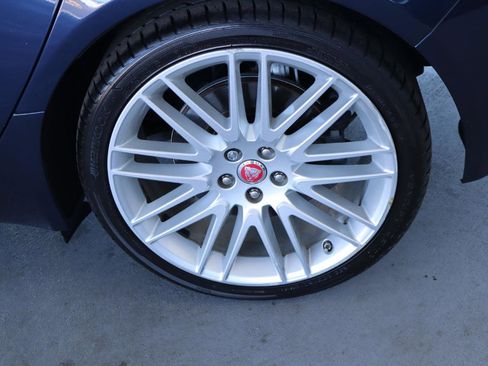 Used 2016 Jaguar XF Prestige image 44