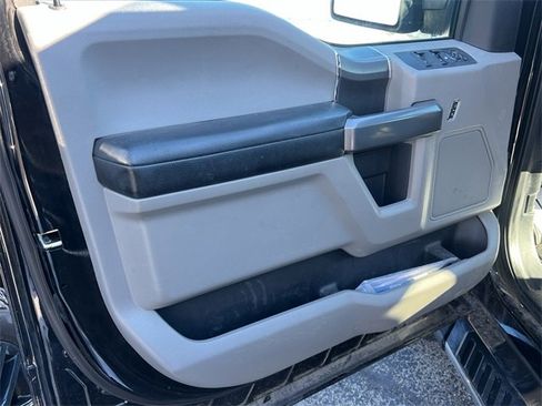 Used 2019 Ford F150 XLT w/ Equipment Group 302A Luxury image 8