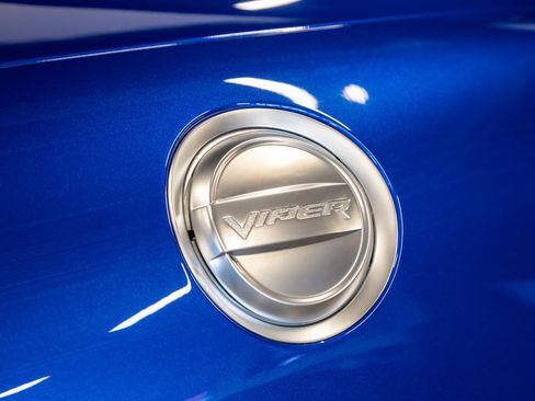 Used 2013 SRT Viper GTS w/ GTS Laguna Interior Pkg RWD image 25