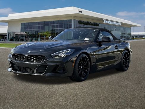 Certified 2023 BMW Z4 sDrive30i w/ Shadowloine Package image 5