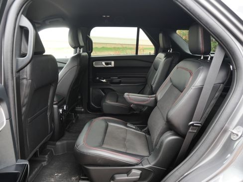 Used 2023 Ford Explorer ST-Line w/ Class IV Trailer Tow Package image 9