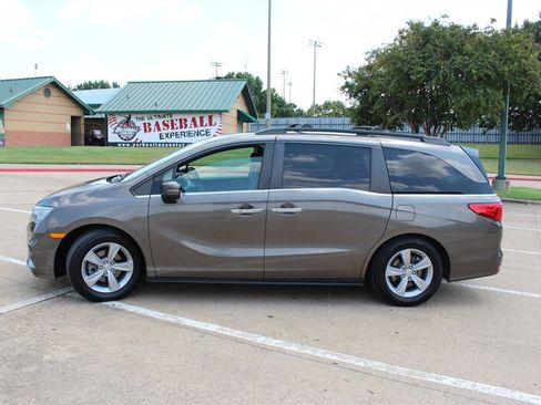 Used 2018 Honda Odyssey EX-L image 2