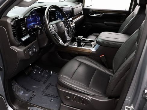 Used 2024 Chevrolet Silverado 1500 LT Trail Boss w/ LT Trail Boss Premium Package image 11