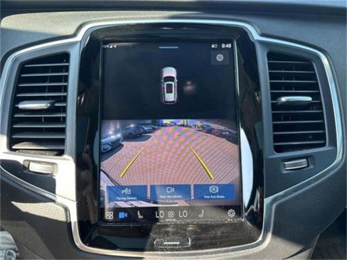 Used 2023 Volvo XC90 B5 Core image 17