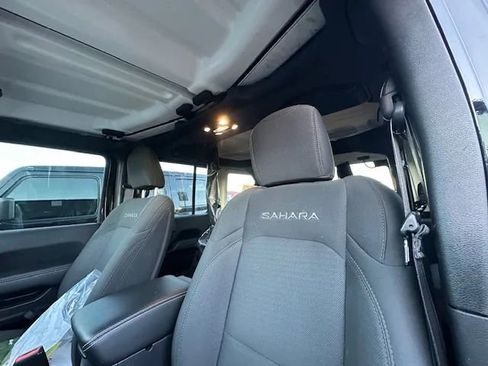 Used 2021 Jeep Wrangler Unlimited Sahara w/ Uconnect 4C Nav & Sound Group image 17