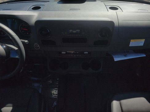Used 2025 Mercedes-Benz Sprinter 2500 image 9
