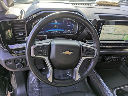 Used 2025 Chevrolet Silverado 3500 LTZ w/ LTZ Convenience Package AWD/4WD image 17