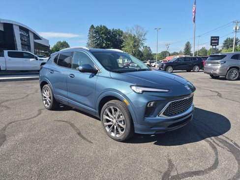 Used 2026 Buick Encore GX Avenir w/ Avenir Technology Package AWD/4WD image 7