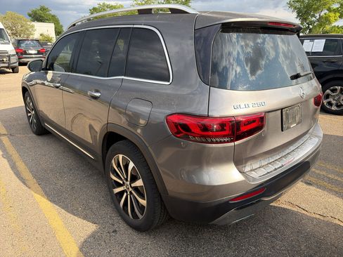Used 2022 Mercedes-Benz GLB 250 4MATIC image 5