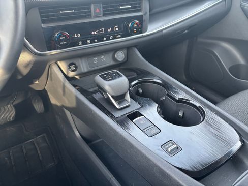 Used 2025 Nissan Rogue SV image 42