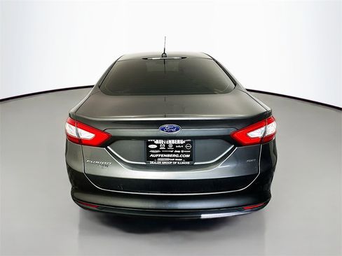 Used 2015 Ford Fusion SE image 6