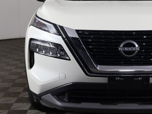 Used 2023 Nissan Rogue SV image 10