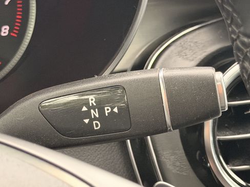 Used 2019 Mercedes-Benz GLC 300 4MATIC image 19