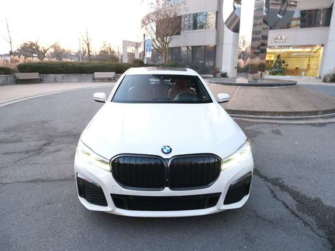 Used 2020 BMW 750i xDrive w/ Executive Package image 3