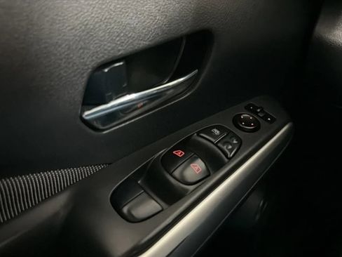 Used 2020 Nissan Kicks SV FWD image 16
