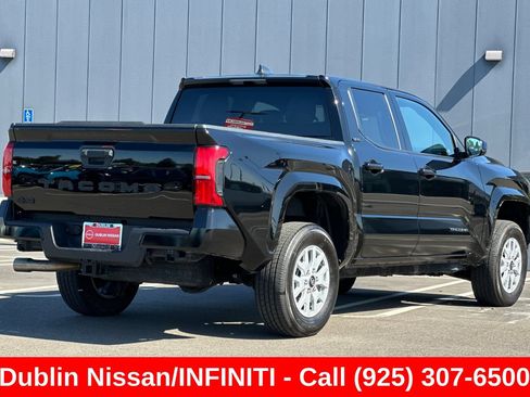 Used 2025 Toyota Tacoma SR5 AWD/4WD image 4