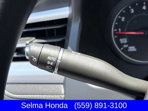Used 2022 GMC Acadia SLE w/ Driver Convenience Package FWD image 15