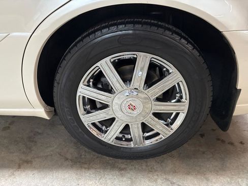 Used 2008 Cadillac DTS FWD image 13