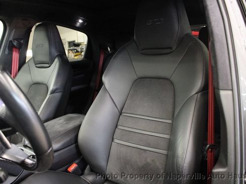 Used 2023 Porsche Cayenne GTS w/ Premium Package AWD/4WD image 13