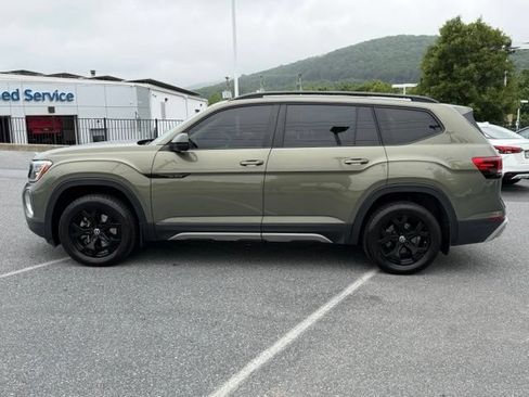 Used 2024 Volkswagen Atlas Peak Edition SE AWD/4WD image 11