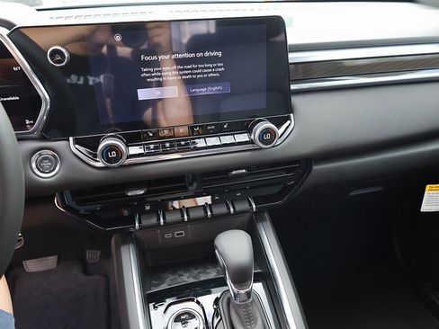 New 2026 GMC Canyon Elevation w/ Convenience Package image 15