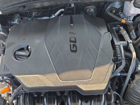 Used 2025 Kia Sportage EX FWD image 13