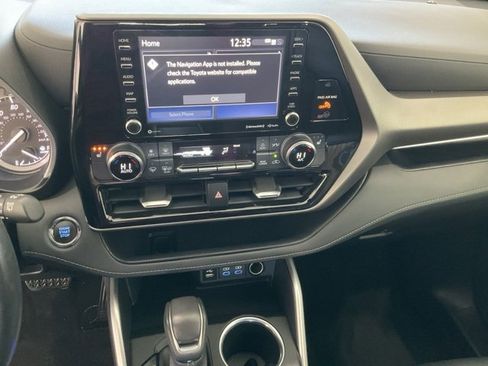 Used 2022 Toyota Highlander XLE image 15