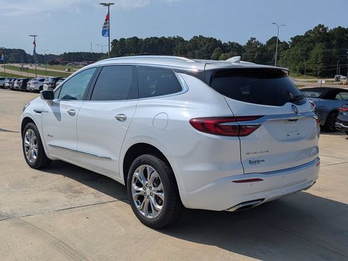 Used 2020 Buick Enclave Avenir w/ Avenir Technology Package FWD image 6