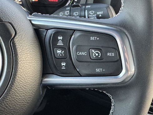 Certified 2025 Jeep Wrangler Sahara w/ Safety Group image 23