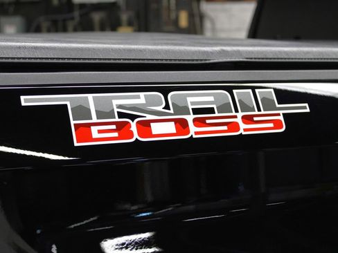 Used 2025 Chevrolet Silverado 1500 LT Trail Boss w/ Convenience Package II image 38