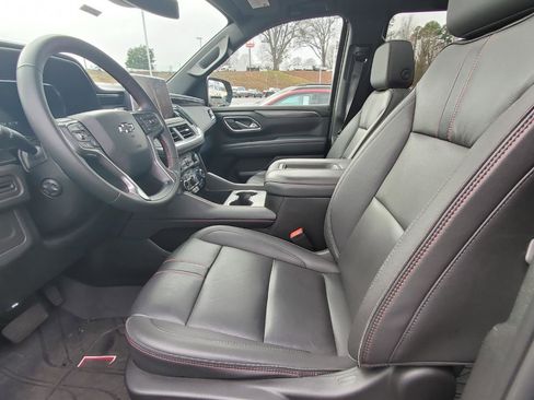 Used 2024 Chevrolet Suburban RST w/ Luxury Package image 3