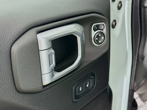 Used 2024 Jeep Wrangler Unlimited Sahara AWD/4WD image 17
