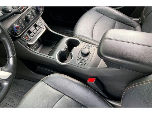 Used 2021 GMC Terrain SLT w/ Elevation Edition FWD image 16