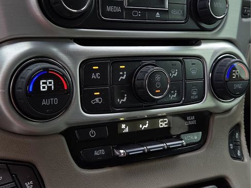 Used 2015 GMC Yukon SLT w/ Open Road Package RWD image 16