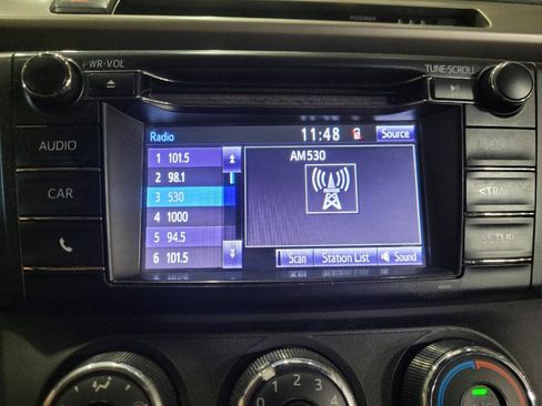 Used 2018 Toyota RAV4 LE FWD image 25