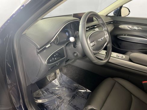 Used 2023 Genesis GV70 2.5T w/ Select Package image 9