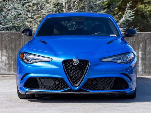 Used 2022 Alfa Romeo Giulia Quadrifoglio w/ Active Assist Plus Package RWD image 8